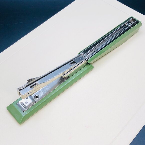 Vintage Avocado Green Stapler: ISABERGS VERKSTADS Apsco 17, MCM Office Accessory - Picture 6 of 14